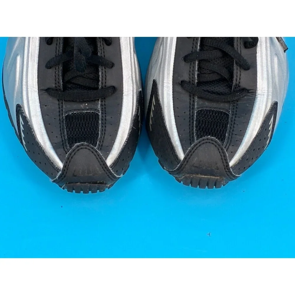 Nike Shox R4 GS 6Y Women’s 7.5 Metallic Silver Black Red CW2626-005